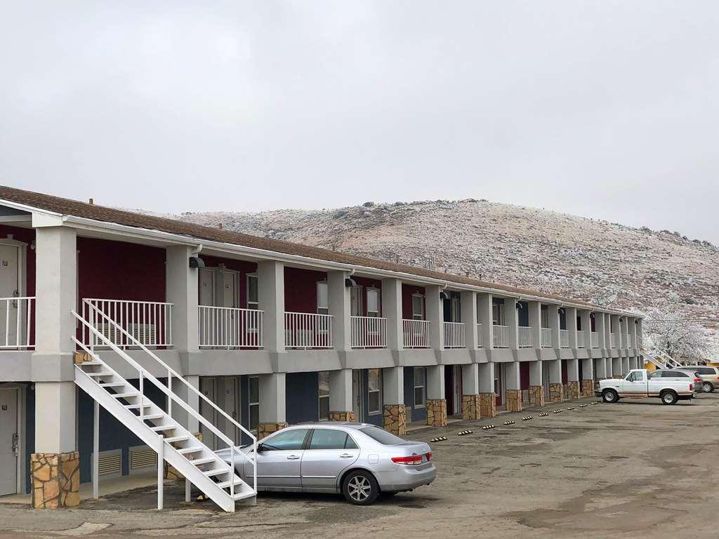 Americas Best Value Inn Алпайн Екстер'єр фото